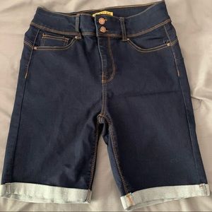 wax jean lifting Bermuda shorts